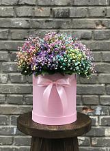 Цветочная композиция из Гипсофила и Розы в шляпной коробке в Кошехабльском
