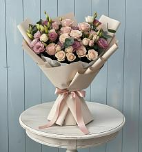 Букет цветов из:  Розы и Лизиантусы в Кошехабльском