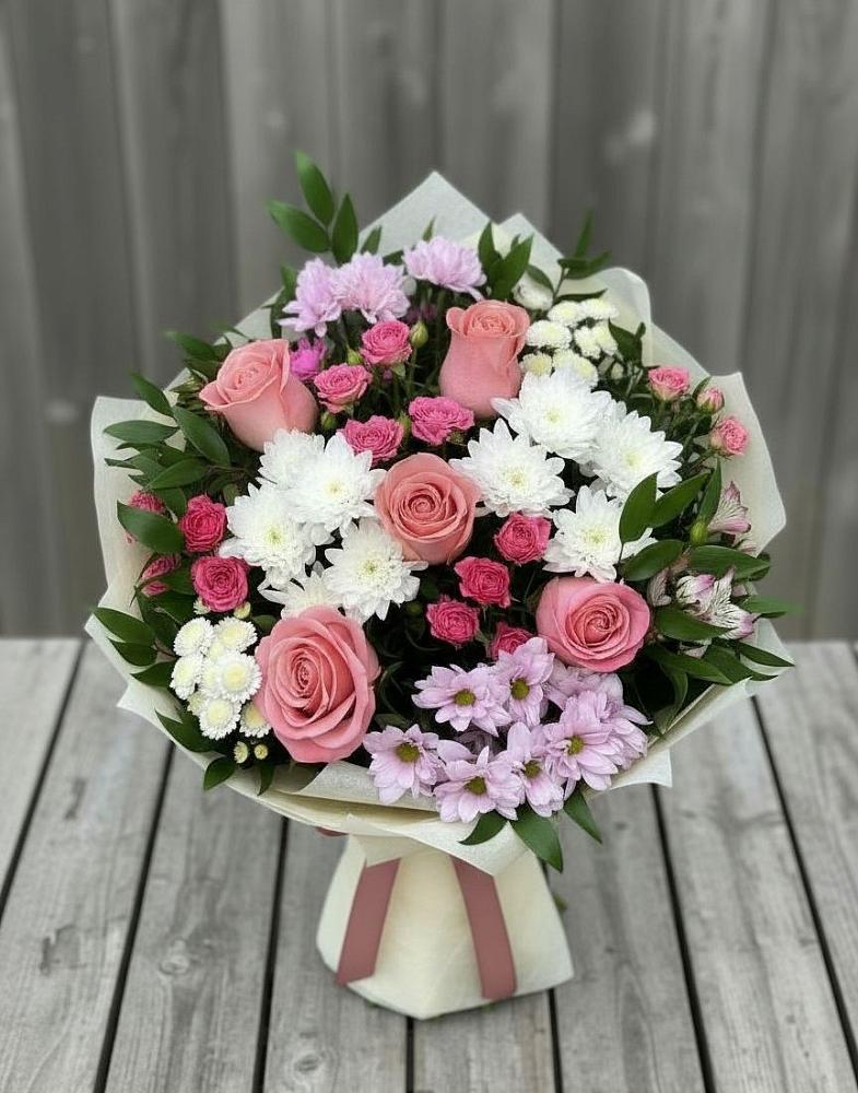 Букет цветов из: Альстромерии, Гвоздики, Розы и Хризантемы в Кошехабльском