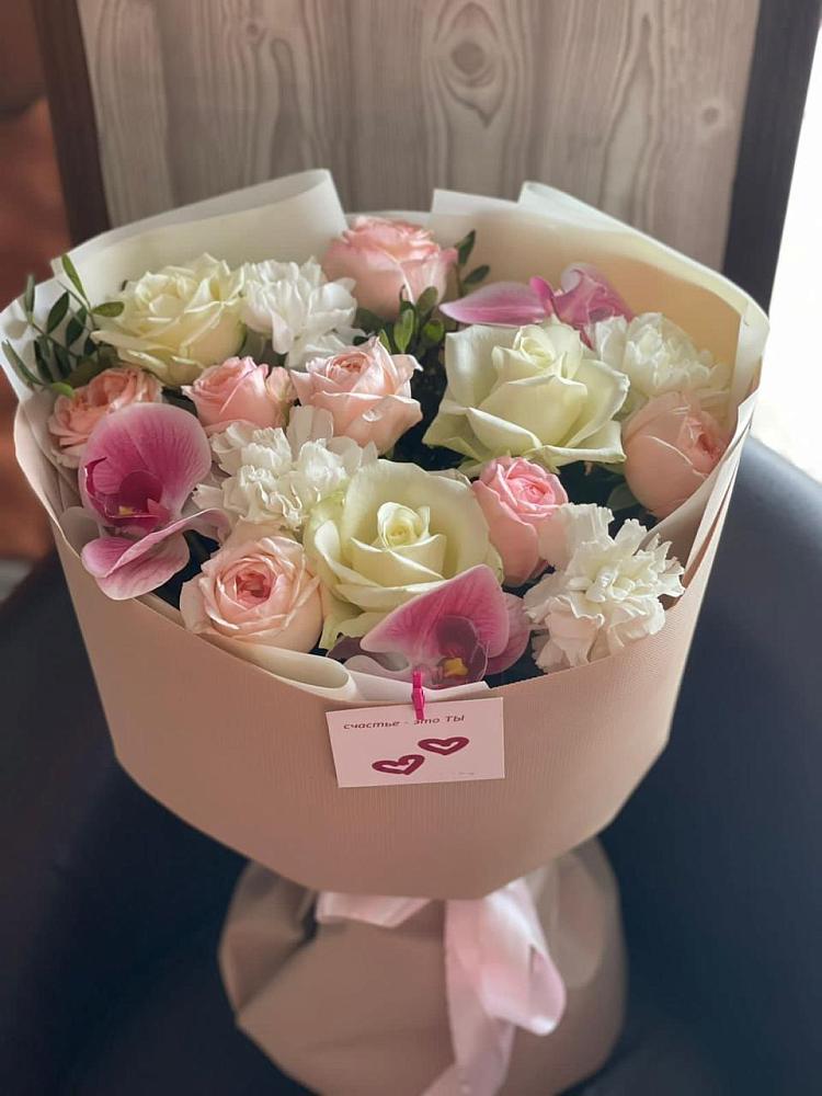 Букет цветов из: Орхидеи, Розы и Гвоздики в Кошехабльском