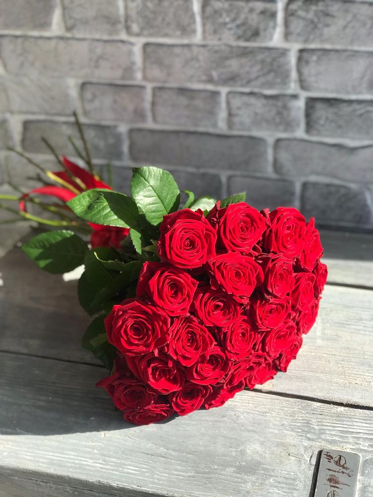 Букет Красные розы Фридом в Кошехабльском