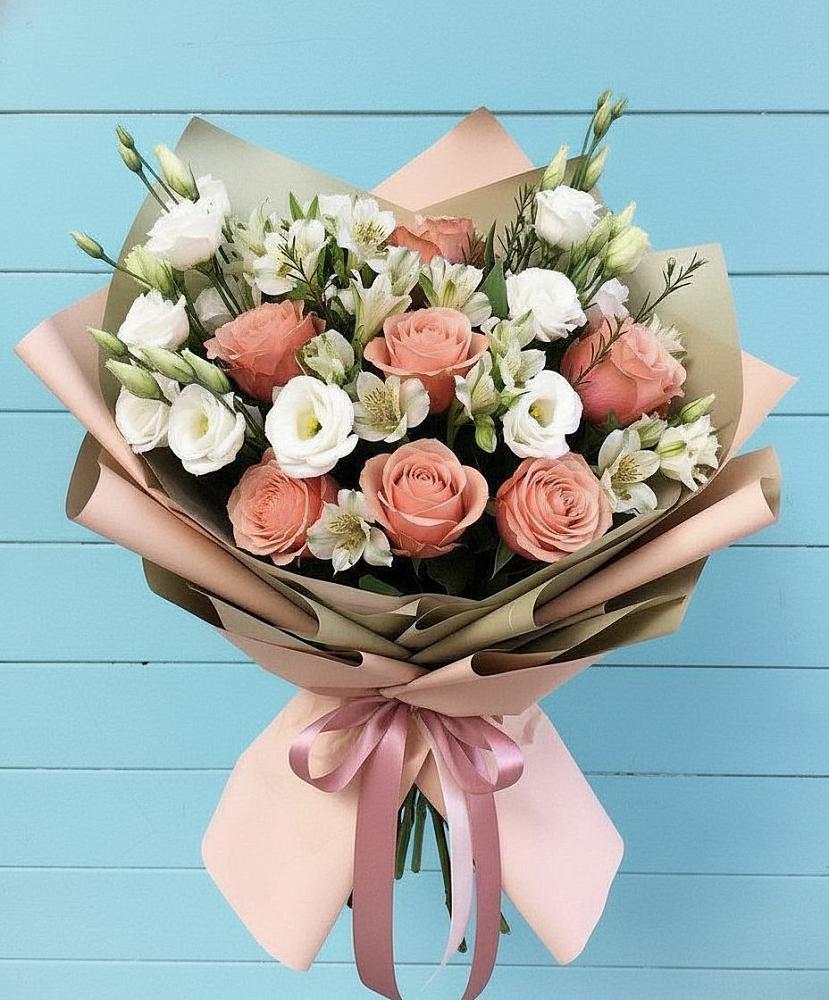 Букет цветов из: Розы, Альстромерии и Лизиантусы в Кошехабльском