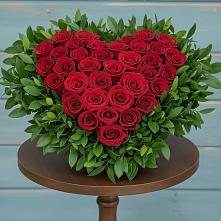 Цветочная композиция из Розы в виде сердца в Кошехабльском