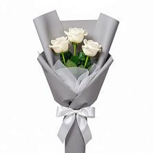 Букет 3 белые розы в Кошехабльском
