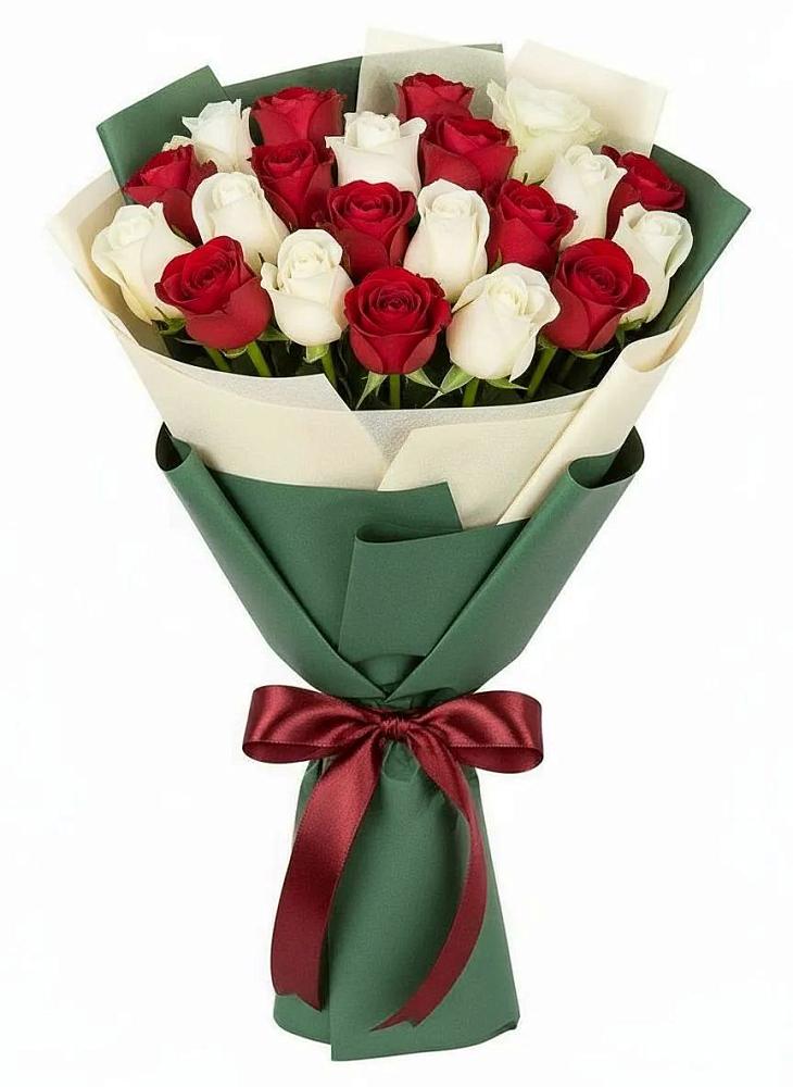 Букет Микс из красных и белых роз в Кошехабльском