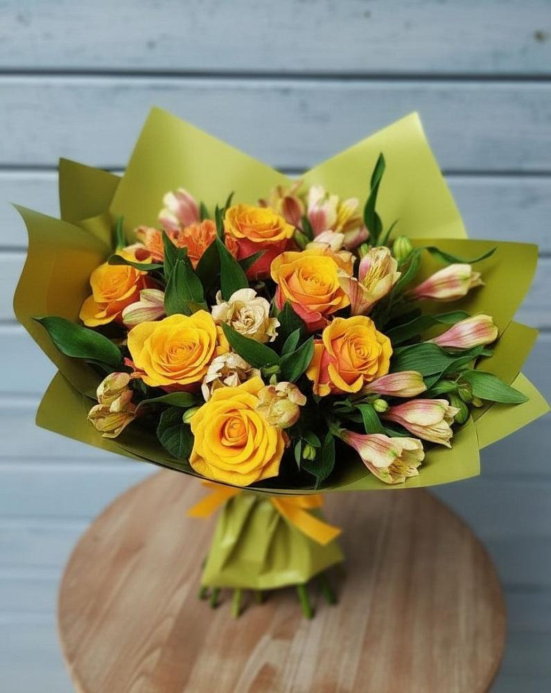 Букет цветов из: Альстромерии и Розы в Кошехабльском