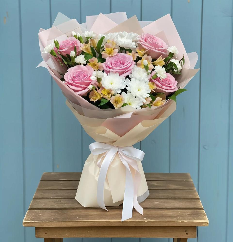 Букет цветов из: Гвоздики, Орхидеи и Розы в Кошехабльском