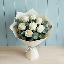 Букет Белые розы в Эвкалипте в Кошехабльском