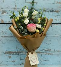 Букет цветов из:  Розы и Лизиантусы в Кошехабльском