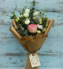 Букет цветов из:  Розы и Лизиантусы в Кошехабльском