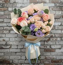 Букет цветов из:  Розы, Лизиантусы и Гвоздики в Кошехабльском