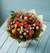 Букет Микс из разноцветных кустовых роз в Кошехабльском