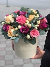 Цветочная композиция из Розы в шляпной коробке в Кошехабльском